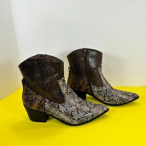 Women's JustFab Violet Faux Leather Snakeskin Western Heeled boot US size 7.5